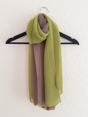Green & Taupe Brown Pleated Scarf Miyake style